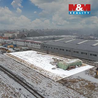 Pronájem komerčního pozemku 1600 m&sup2; Chrást