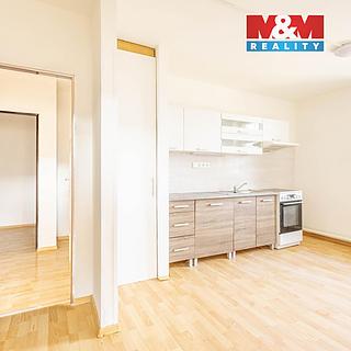 Pronájem bytu 2+1 90 m&sup2; Kamenický Šenov