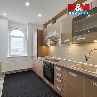 Pronájem bytu 1+1 33 m² Karlovy Vary Rybáře, Nákladní