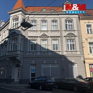 Pronájem bytu 2+1 87 m&sup2; Teplice
