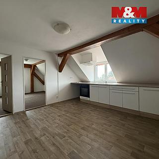 Pronájem bytu 3+kk 52 m&sup2; Mělnické Vtelno