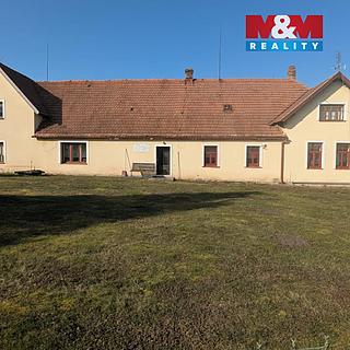 Pronájem rodinného domu 480 m² Tisová