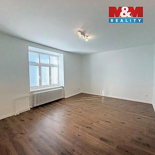 Pronájem bytu 2+1 78 m² Krnov Pod Bezručovým vrchem, Petrovická
