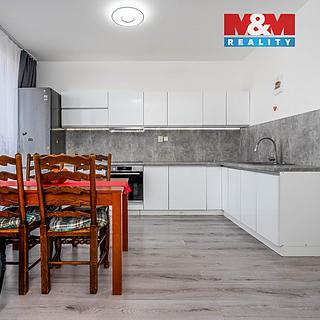 Prodej bytu 3+kk 65 m² Milovice Mladá, Višňová