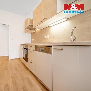 Pronájem bytu 1+1 37 m&sup2; Plzeň
