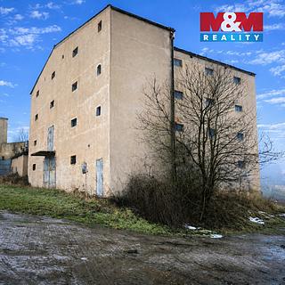 Prodej skladu 1 400 m² Domoušice