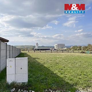 Prodej stavební parcely 1500 m&sup2; Korozluky