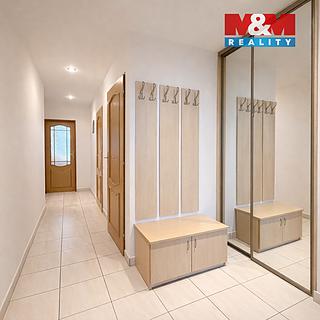 Prodej bytu 3+1 72 m² Praha Horní Měcholupy, Parmská