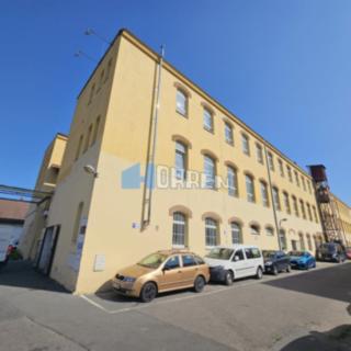 Pronájem kanceláře 237 m² Praha