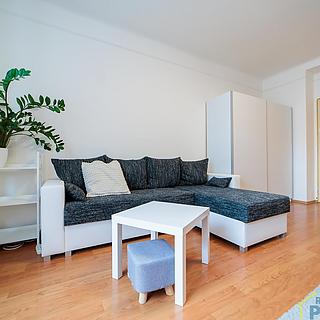 Pronájem bytu 2+1 69 m&sup2; Praha