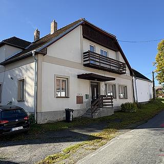 Prodej rodinného domu 200 m² Strašín