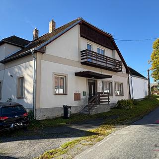 Prodej rodinného domu 200 m² Strašín