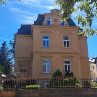 Pronájem bytu 2+1 64 m² Cheb, Divadelní náměstí