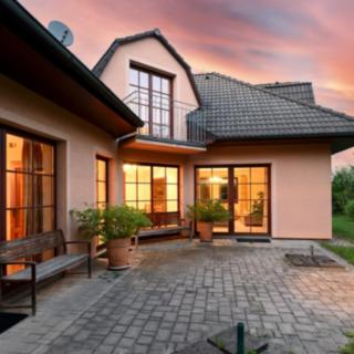 Pronájem rodinného domu 320 m² Světice