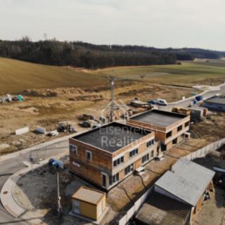 Prodej bytu 3+kk 84 m² Hradec Králové Slatina, Librantická