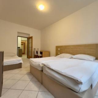 Pronájem bytu 2+kk 45 m² Praha Smíchov, U Santošky