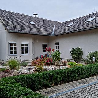 Pronájem rodinného domu Popovičky