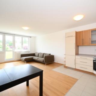 Pronájem bytu 3+kk 83 m² Praha