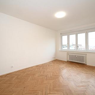 Pronájem bytu 1+kk a garsoniéry 30 m² Praha Nusle, Čiklova
