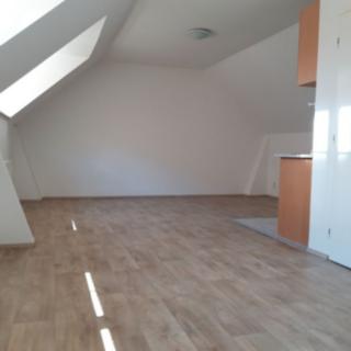 Pronájem bytu 1+kk a garsoniéry 33 m² Praha Hostivař, Hostivařská
