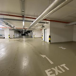 Pronájem parkovacího místa 10 m² Praha