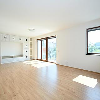 Pronájem bytu 1+kk a garsoniéry 56 m² Praha Liboc, Evropská