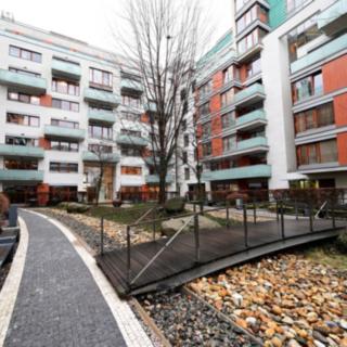 Pronájem parkovacího místa 13 m² Praha