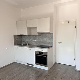 Pronájem bytu 1+kk a garsoniéry 28 m² Praha Vršovice, Omská