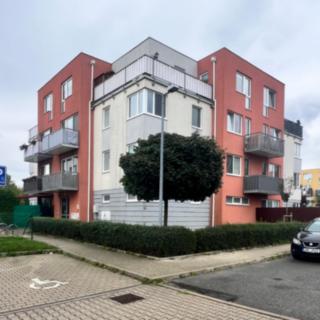 Prodej bytu 3+kk 65 m² Jesenice, V Roháči I.