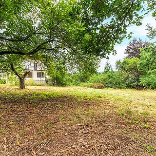 Prodej stavební parcely 1372 m&sup2; Šťáhlavy