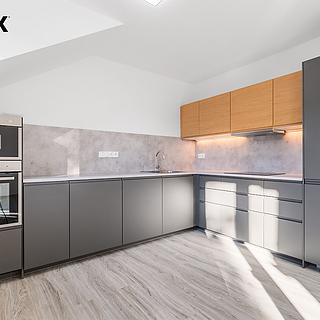 Pronájem bytu 4+kk 80 m&sup2; Vochov