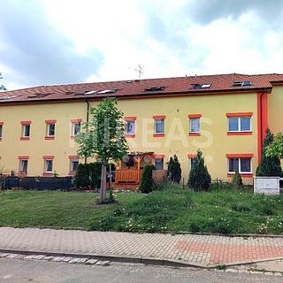 Pronájem bytu 2+kk 47 m² Milovice