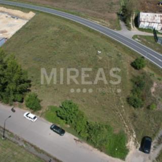 Prodej komerčního pozemku 3 508 m² Mělník