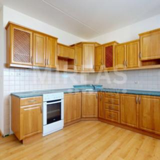 Prodej bytu 3+1 65 m² Milovice Mladá, Průběžná