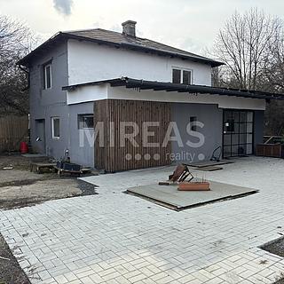 Pronájem skladu 900 m&sup2; Praha