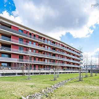 Pronájem bytu 1+kk a garsoniéry 38 m² Praha Modřany, Vrátnická