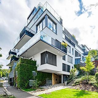 Pronájem bytu 4+kk 128 m&sup2; Praha