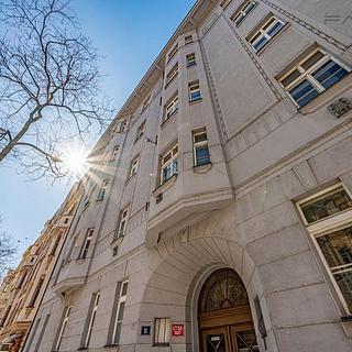 Pronájem bytu 4+kk 85 m² Praha