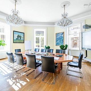 Pronájem kanceláře 334 m² Praha