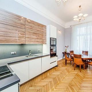 Pronájem bytu 4+1 135 m² Praha
