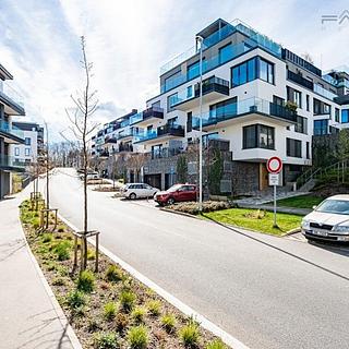 Pronájem bytu 4+kk 128 m&sup2; Praha