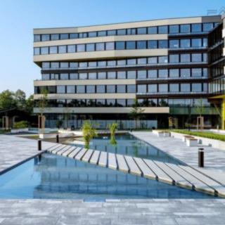 Pronájem kanceláře 909 m² Praha