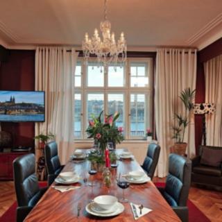 Pronájem bytu 4+kk 177 m² Praha Nové Město, Na hrobci
