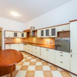 Prodej bytu 4+1 150 m² Praha
