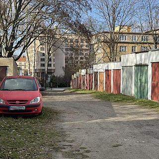Pronájem garáže 14 m² Praha Dejvice, Generála Píky