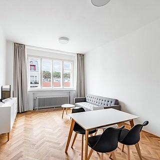 Pronájem bytu 2+kk 69 m² Praha Karlín, Sokolovská