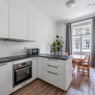 Pronájem bytu 3+kk 80 m² Praha