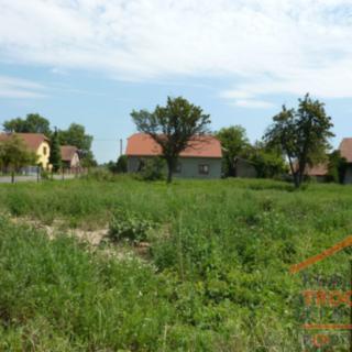 Prodej stavební parcely 672 m² Chrast