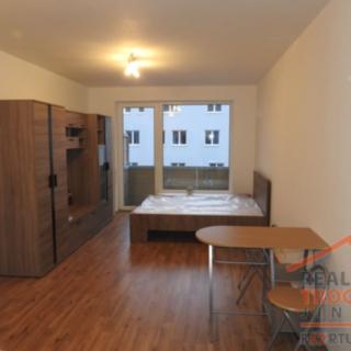 Pronájem bytu 1+kk, garsoniery 34 m² Hradec Králové