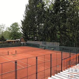 Prodej komerčního pozemku 3021 m&sup2; Hradec Králové